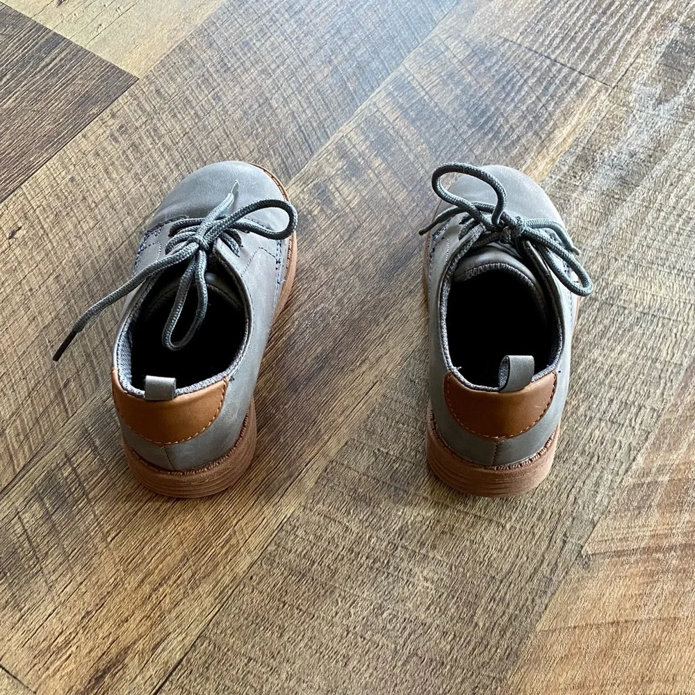 OshKosh Gray & Tan Dress Shoes